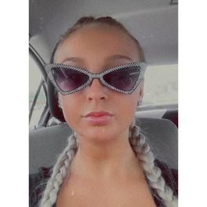 Meet your Posher, Abby